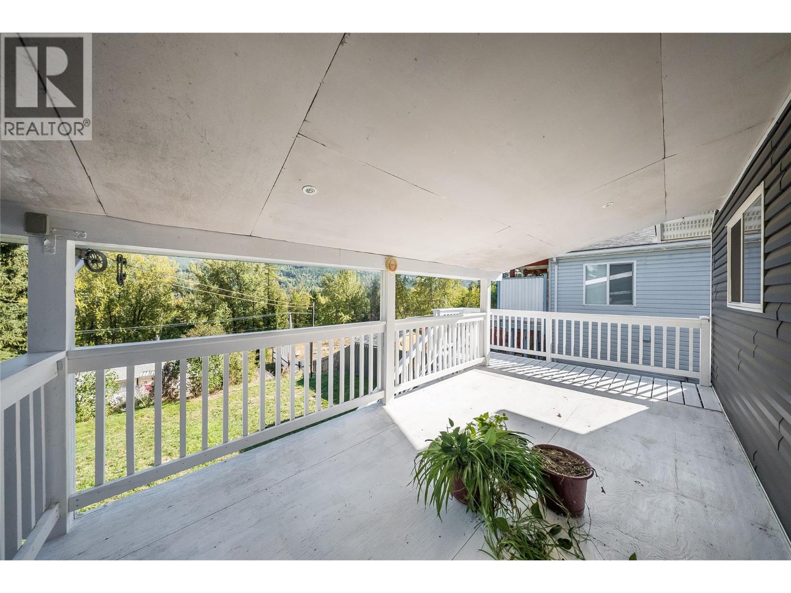 1762 FIRST Street - Image 31