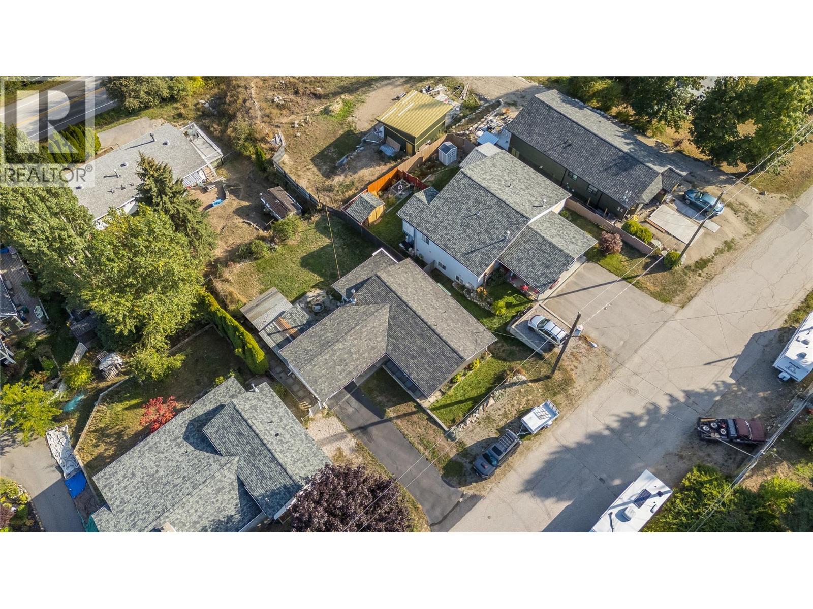 1762 FIRST Street - Image 40