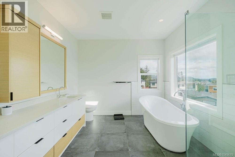  2399 Azurite Crescent, Langford