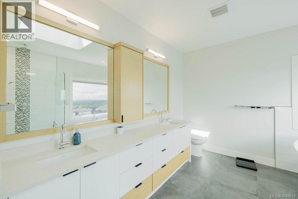  2399 Azurite Crescent, Langford