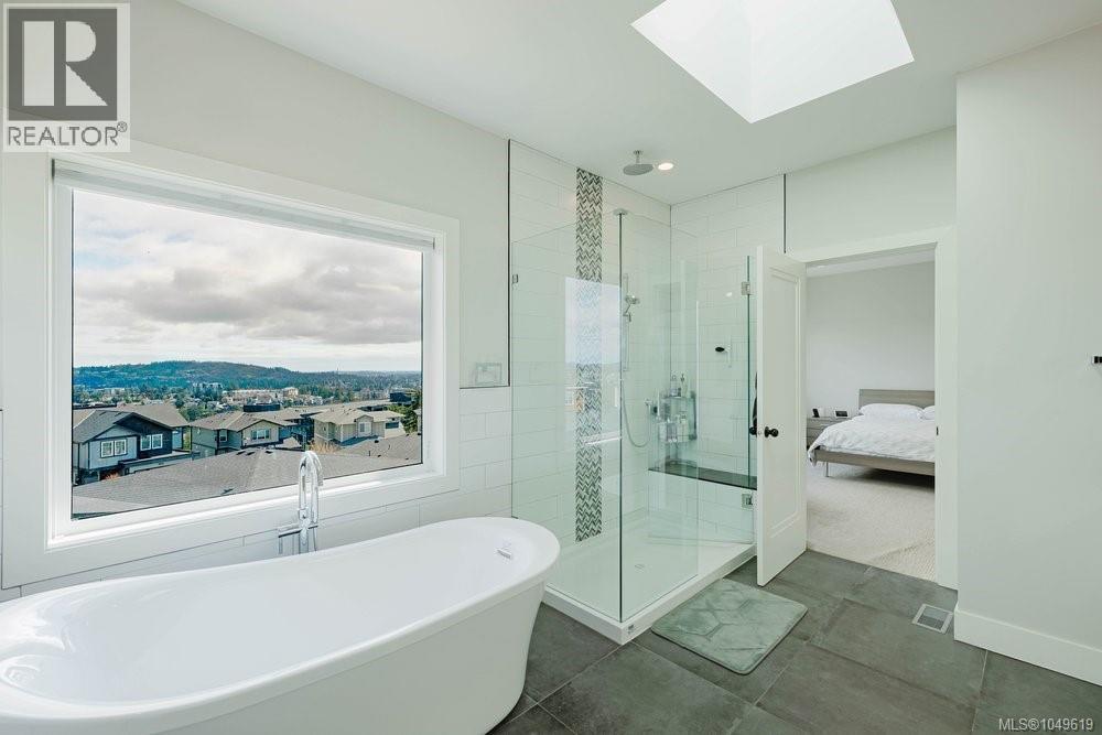  2399 Azurite Crescent, Langford