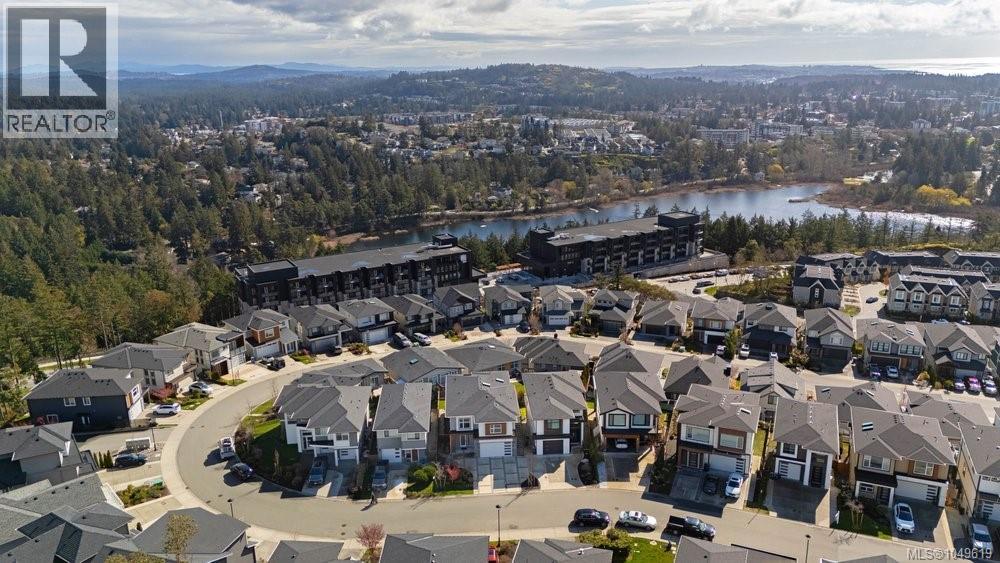  2399 Azurite Crescent, Langford