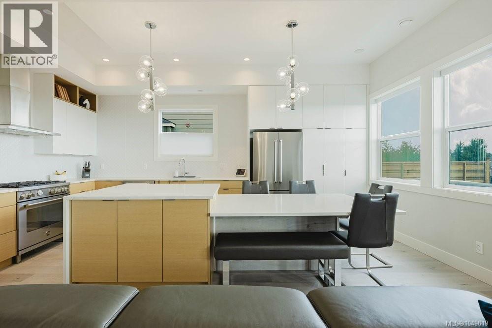  2399 Azurite Crescent, Langford