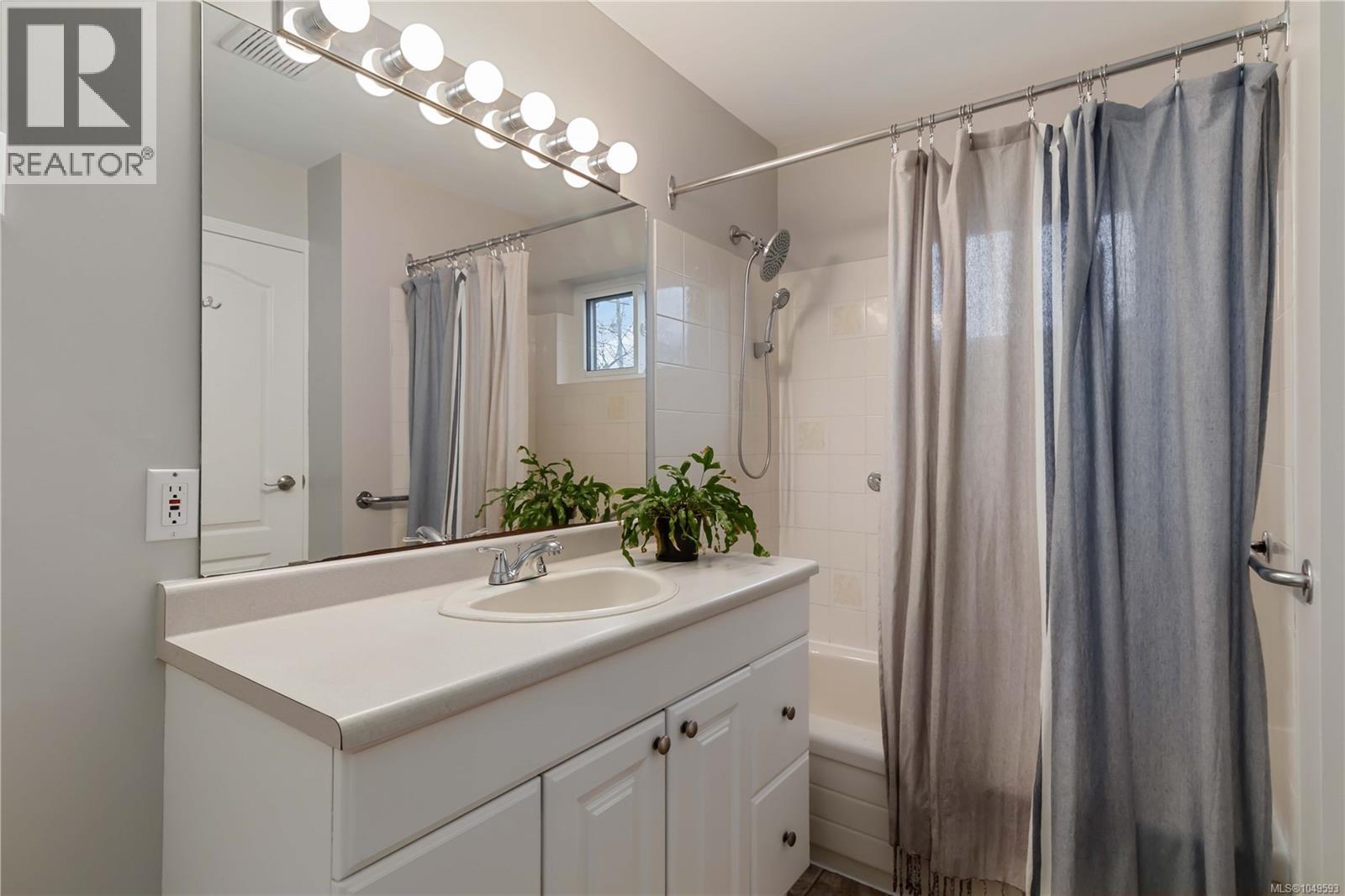  6756 Central Saanich Road, Central Saanich