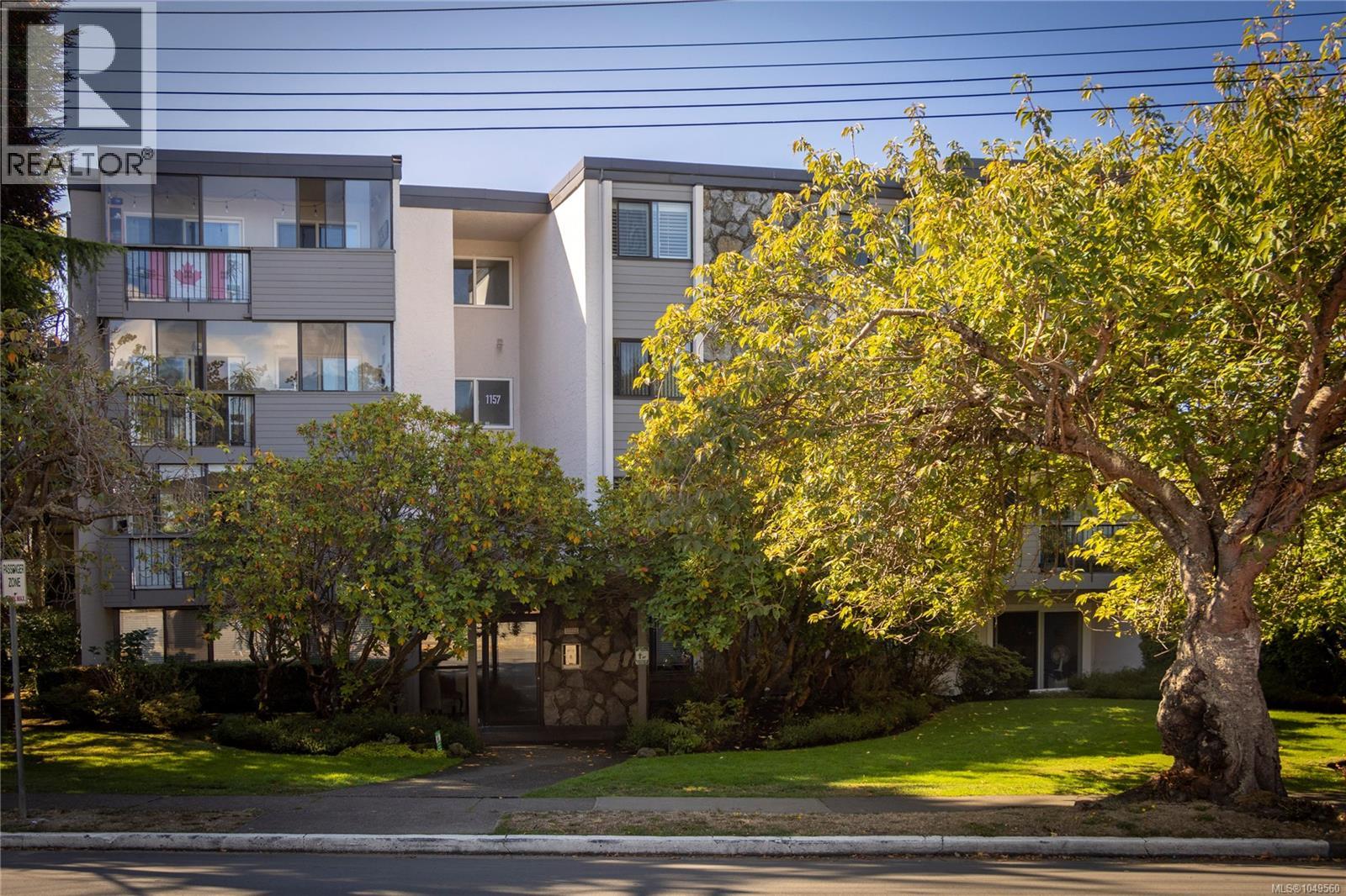 402 1157 Fairfield Road, Victoria