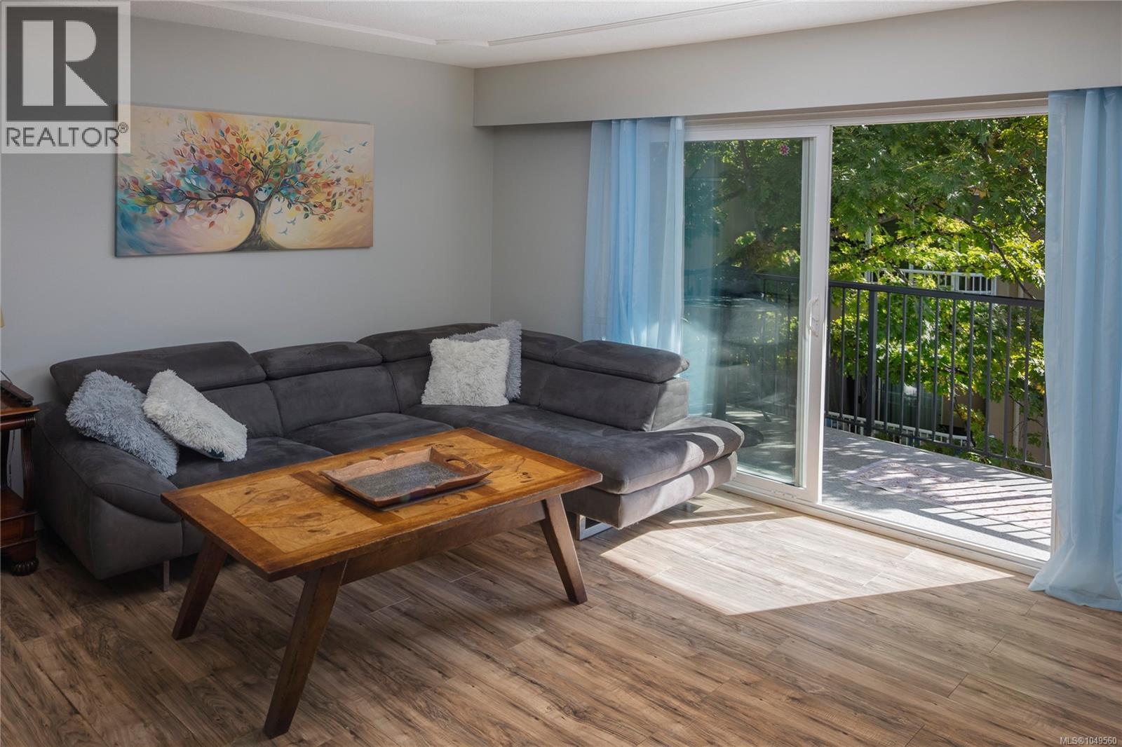 402 1157 Fairfield Road, Victoria