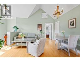 Porch - 3 1376 Pandora Ave, Victoria, BC V8R1A3 Photo 9