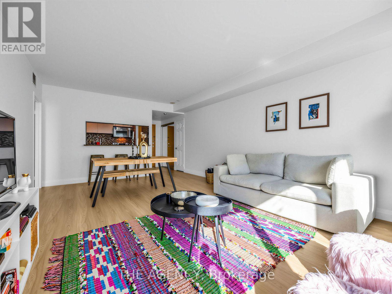 #606 99 HARBOUR SQUARE - Image 18