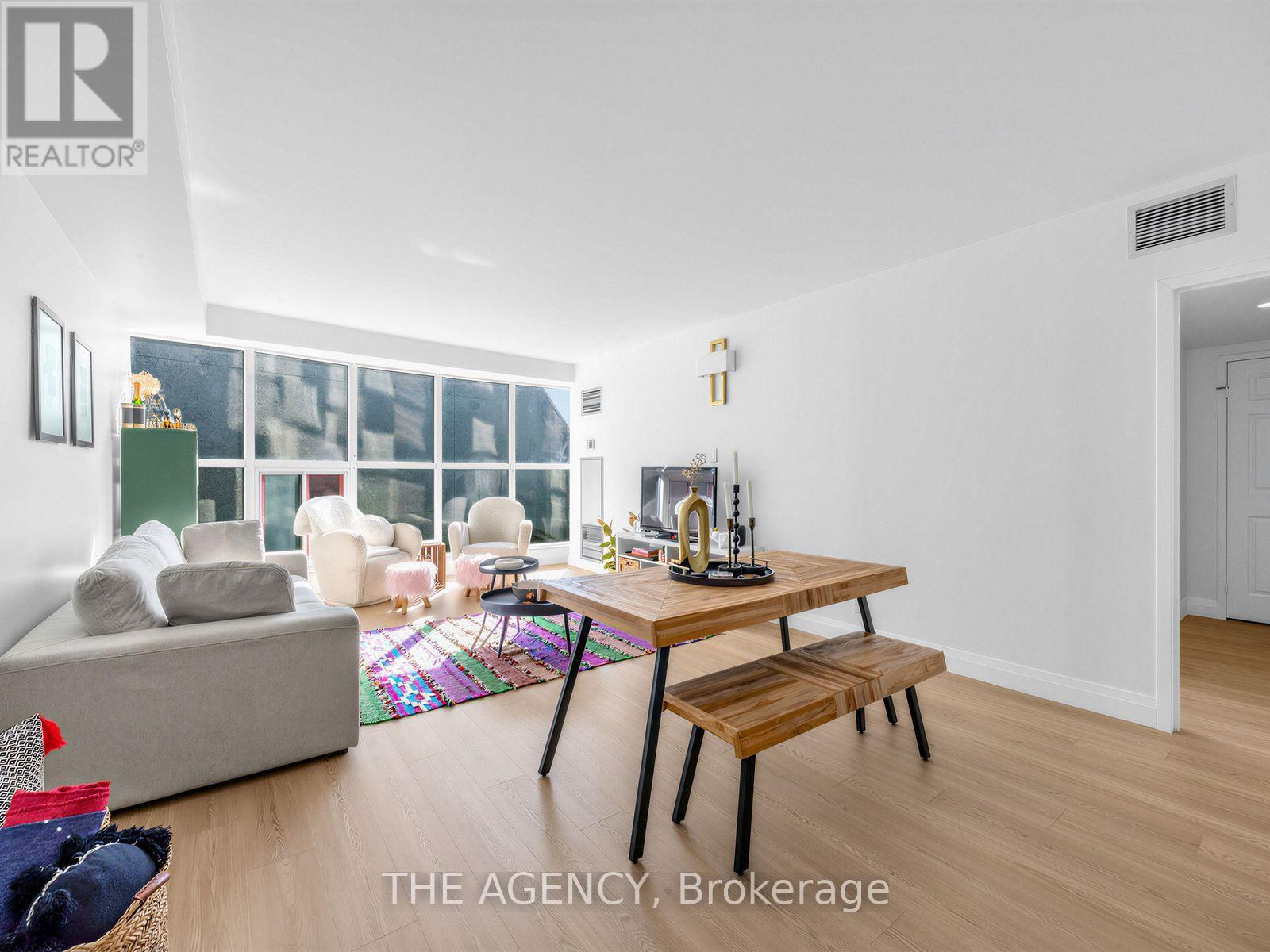 #606 99 HARBOUR SQUARE - Image 8