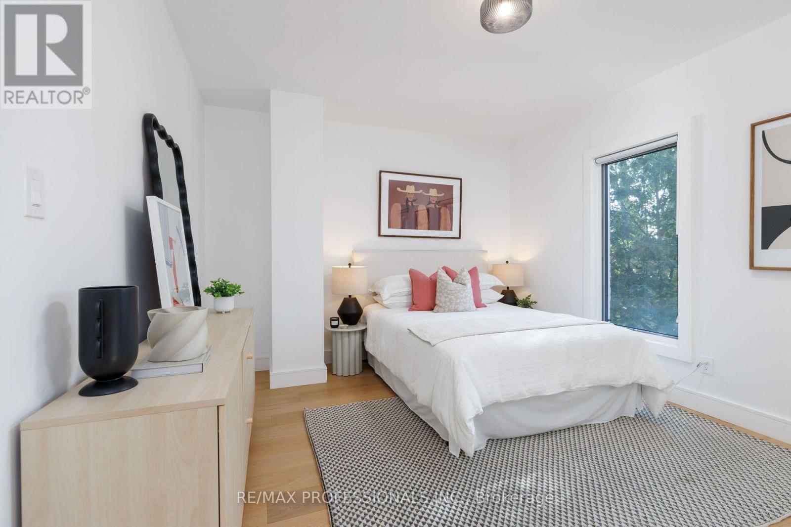 69 SHERIDAN AVENUE - Image 31