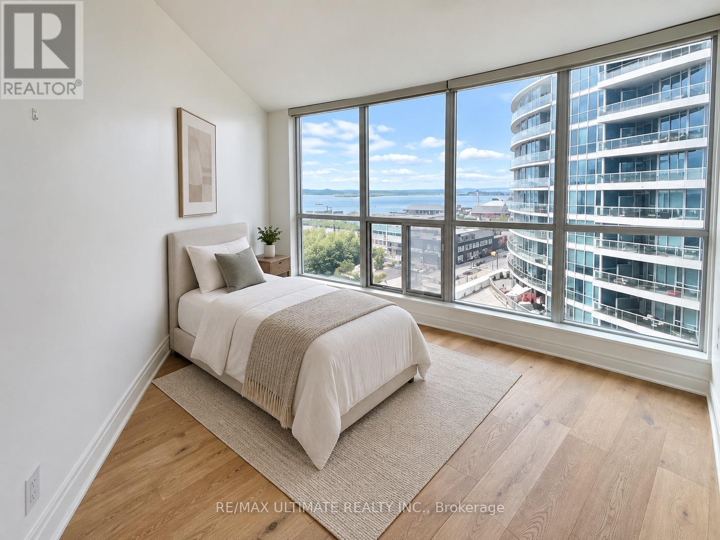 #912 208 QUEENS QUAY W - 13