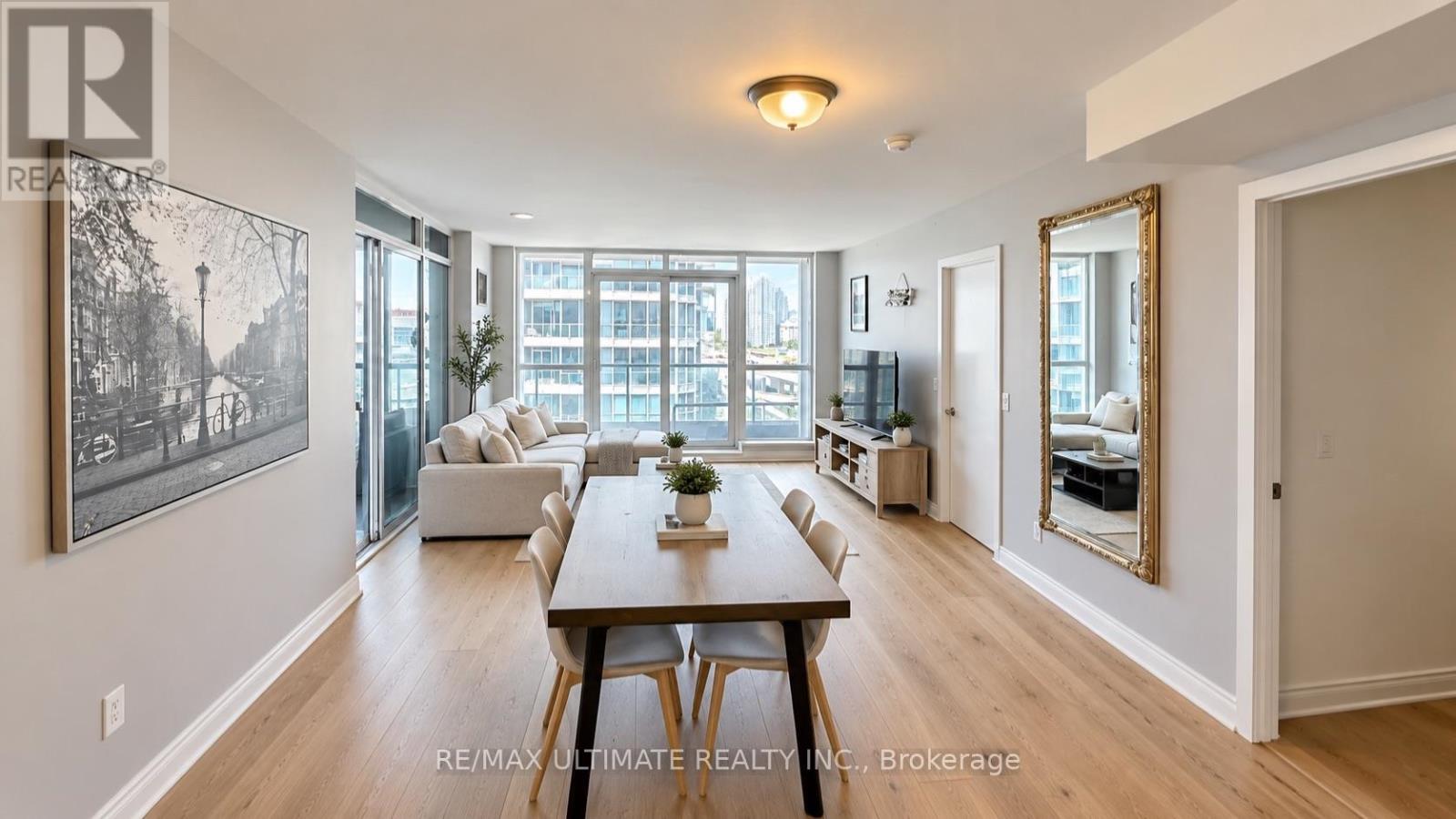 #912 208 QUEENS QUAY W - 7