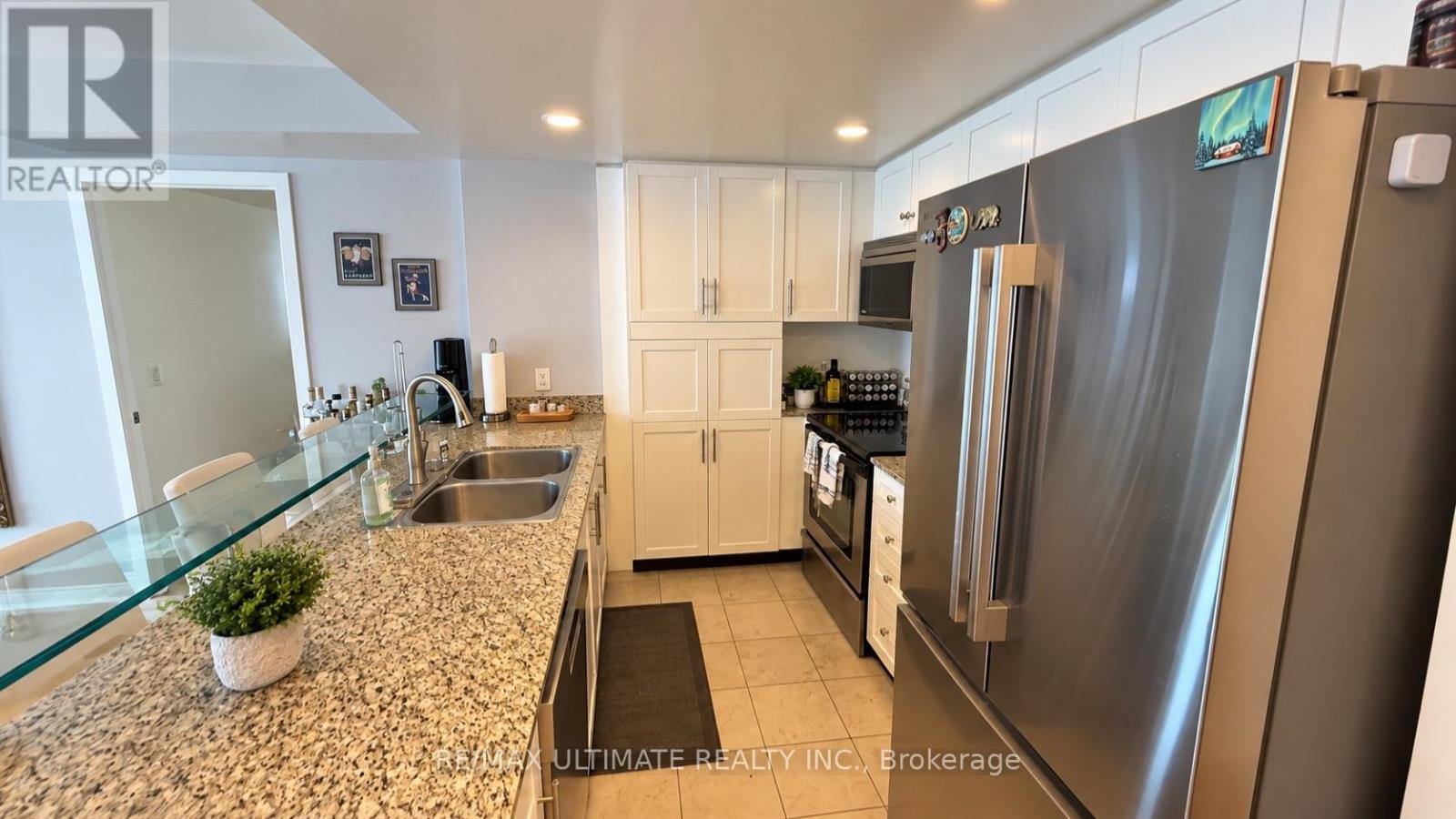 #912 208 QUEENS QUAY W - 8