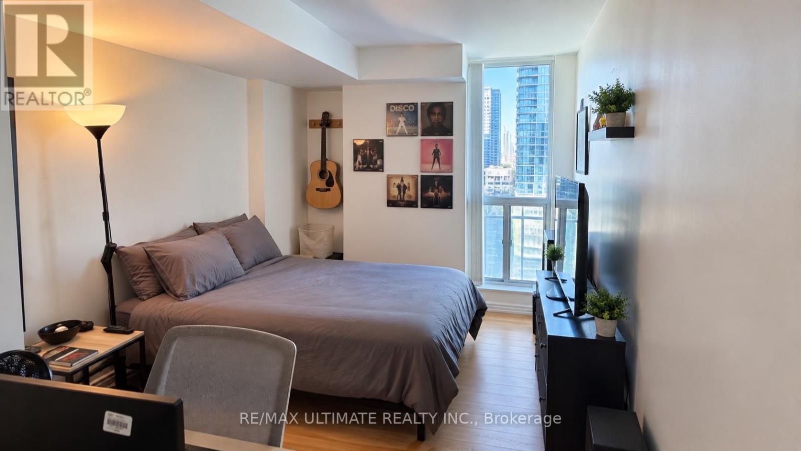 #912 208 QUEENS QUAY W - Image 9