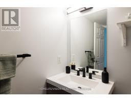 902 - 18 Valley Woods Road, Toronto, ON M3A0A1 Photo 11