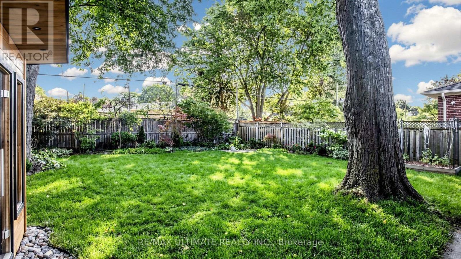 10 MONARCHWOOD CRESCENT - 45