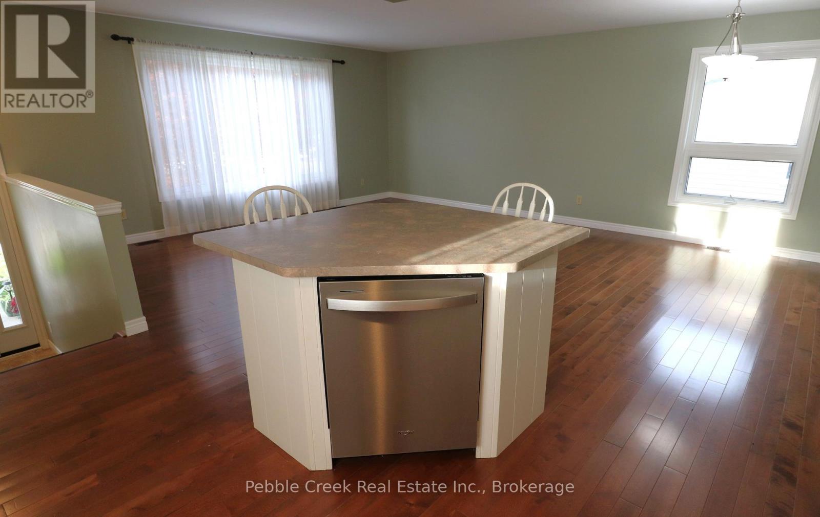 21 SUNCOAST DRIVE W - 9