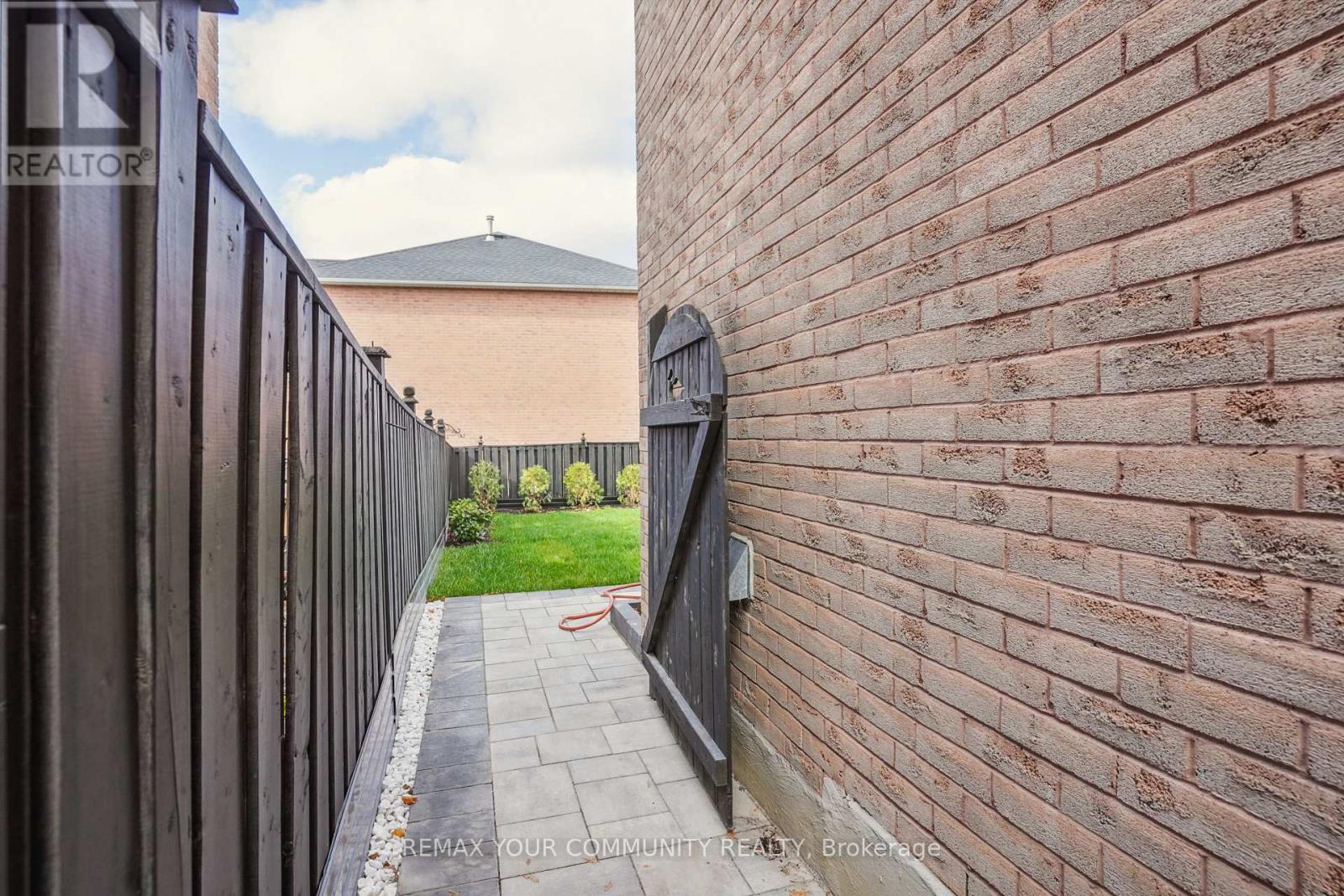273 DELANEY DRIVE - 45