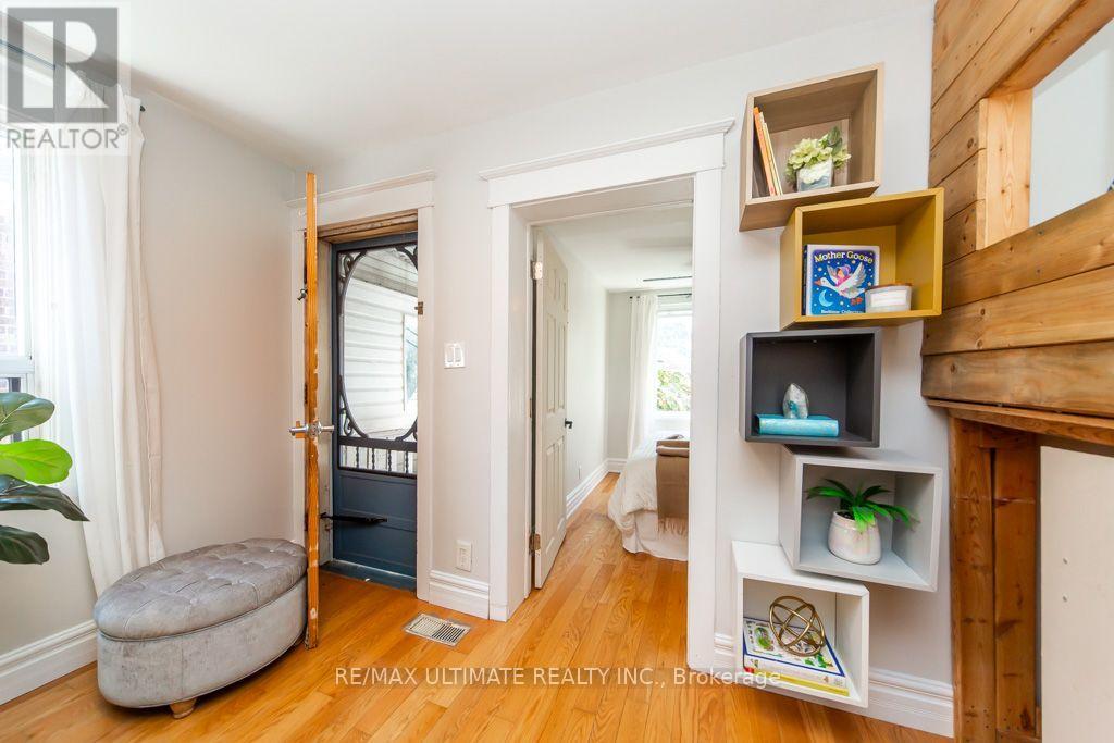 37 GOWAN AVENUE - 23
