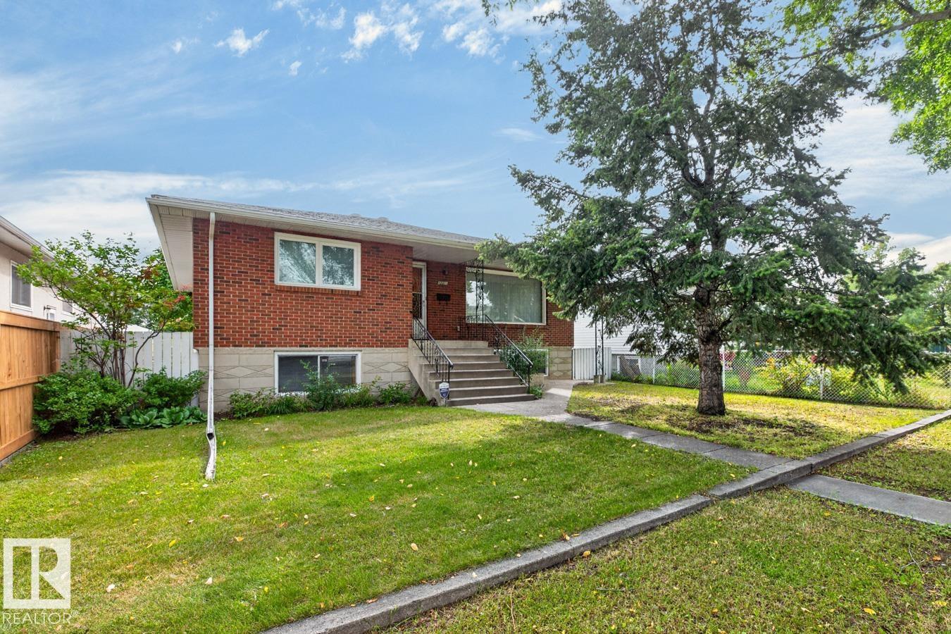 12211 85 ST NW - 48
