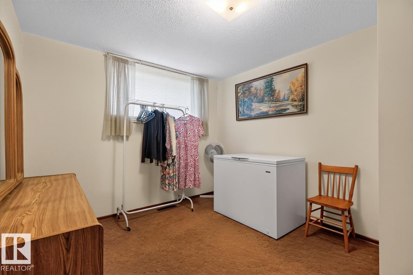 12211 85 ST NW - 32
