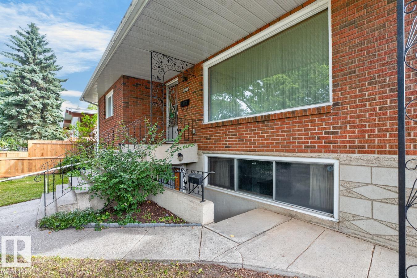 12211 85 ST NW - 46