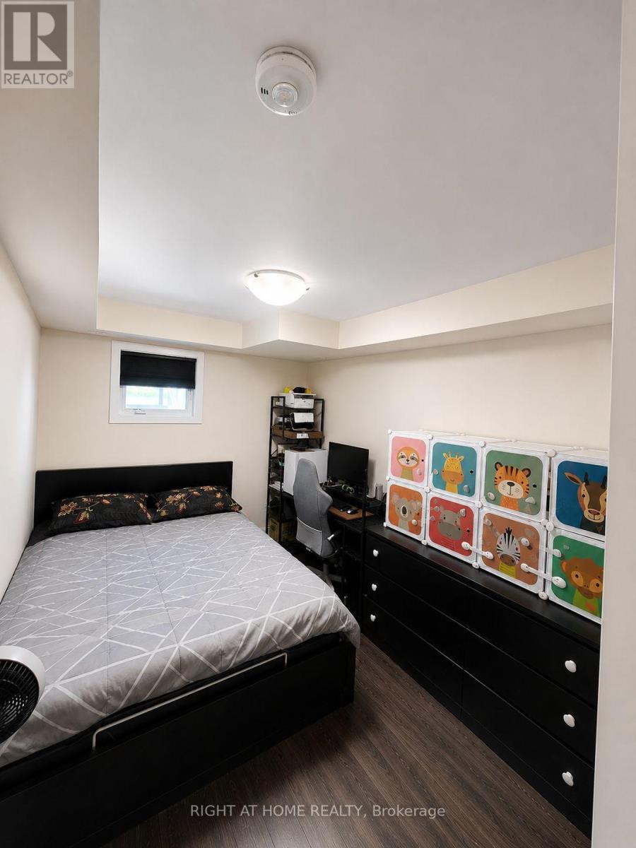 #2216 10 WESTMEATH LANE - 6