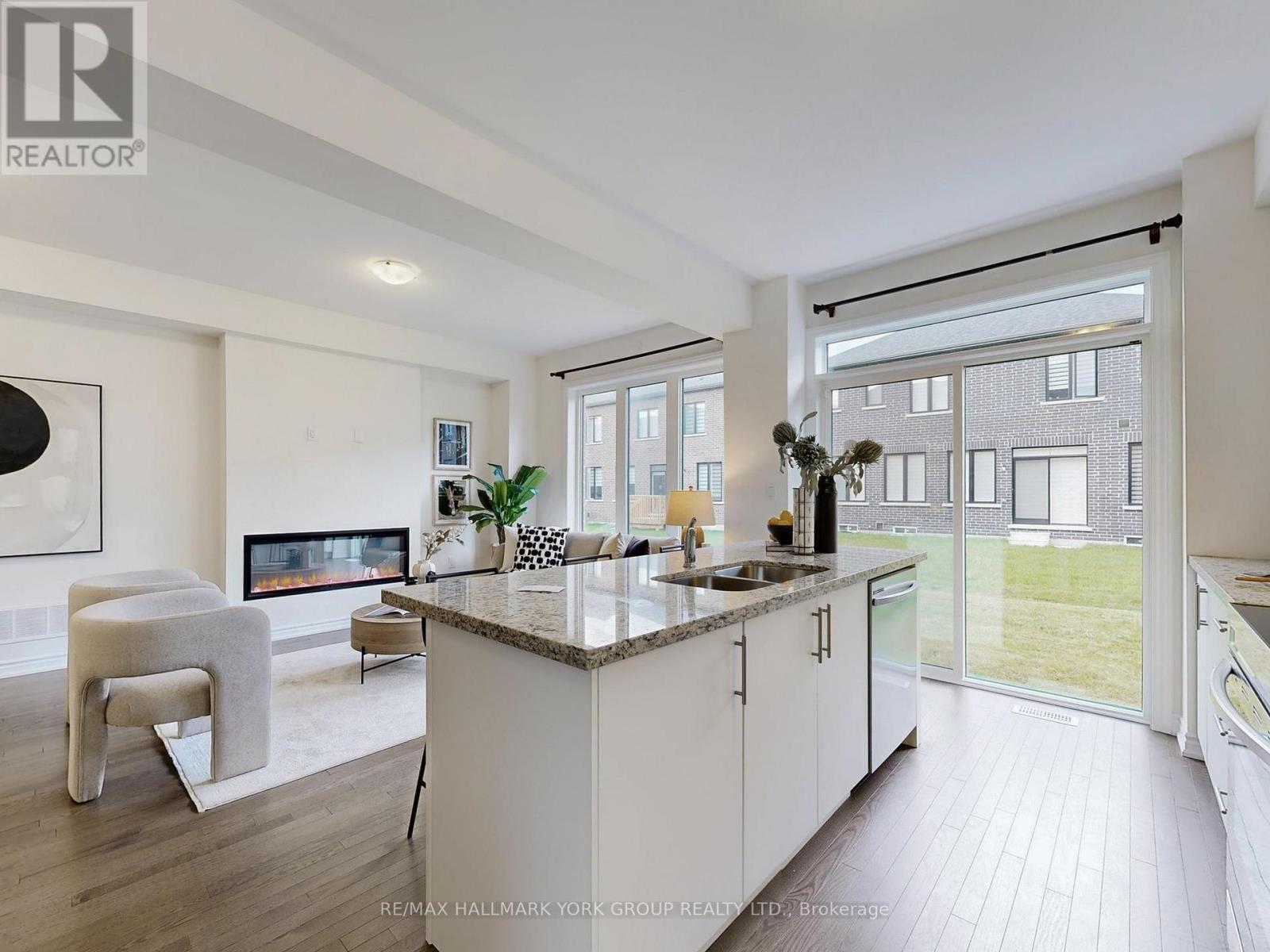 42 BLICK CRESCENT - 11