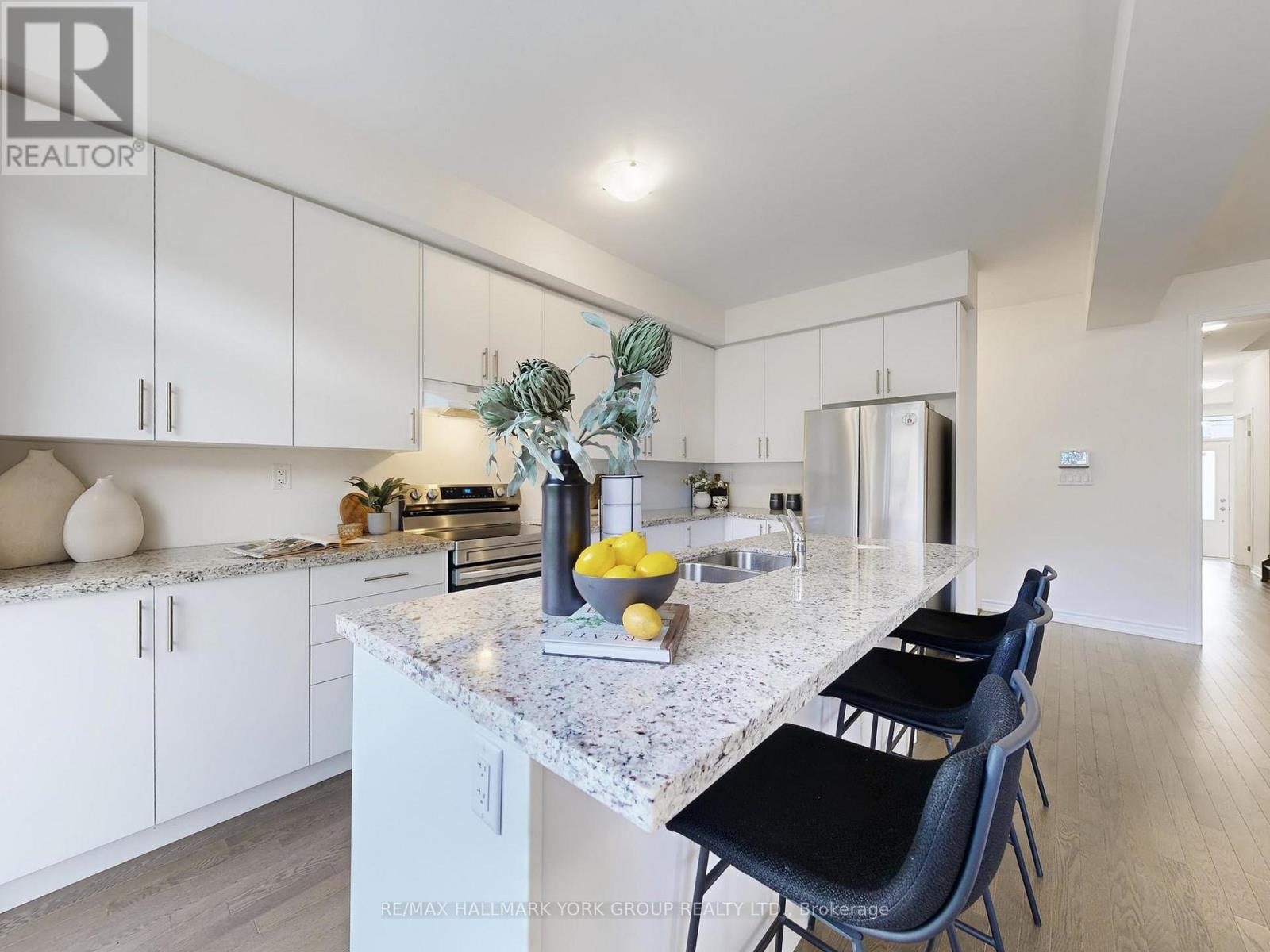 42 BLICK CRESCENT - 9