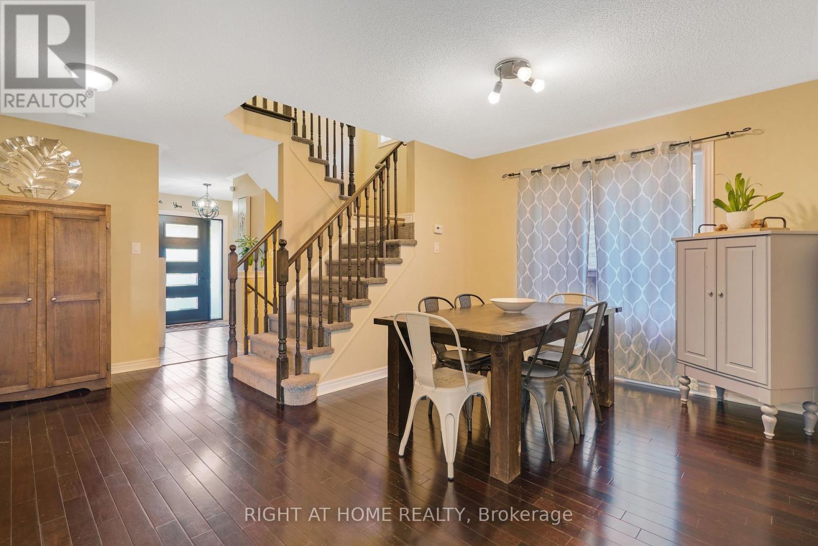 15 SUNDRAGON TRAIL, Bradford West Gwillimbury (Bradford) — photo 3