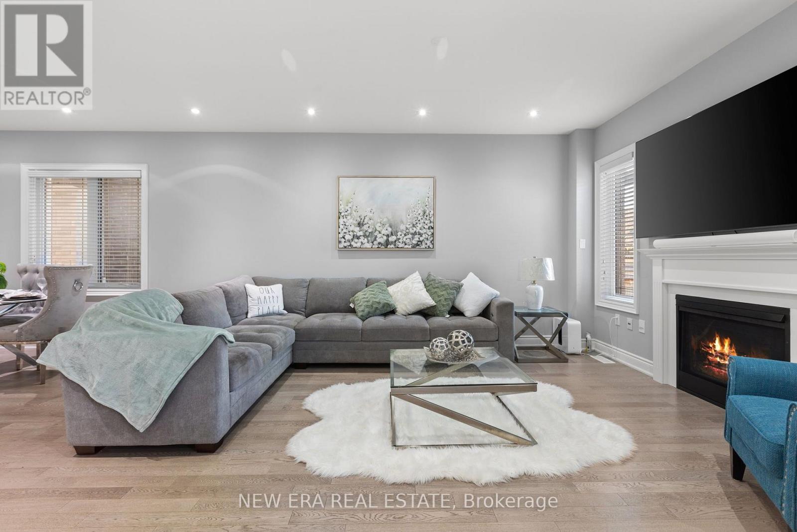 124 WALKER BOULEVARD - 12