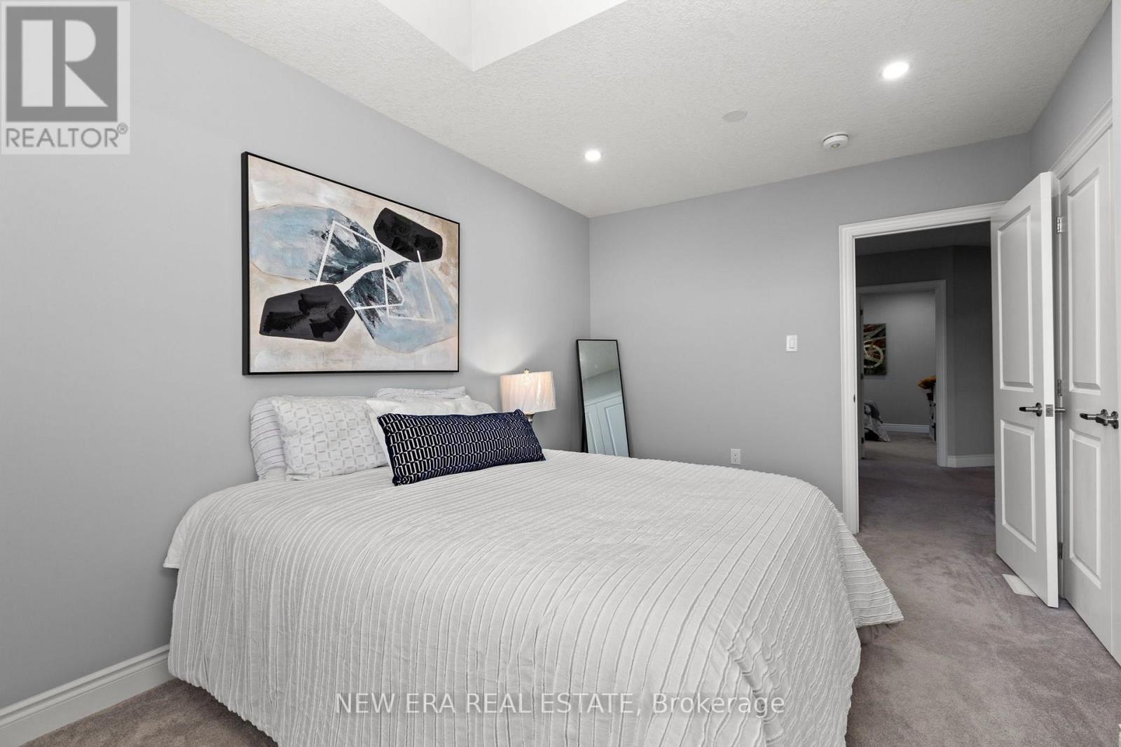 124 WALKER BOULEVARD - 20
