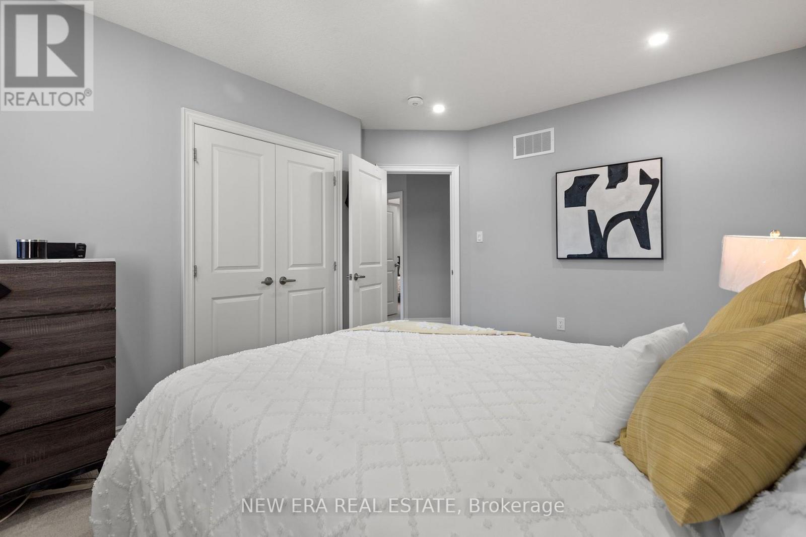 124 WALKER BOULEVARD - Image 22