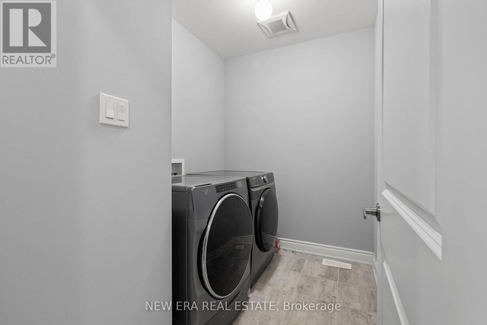 124 WALKER BOULEVARD - Image 27