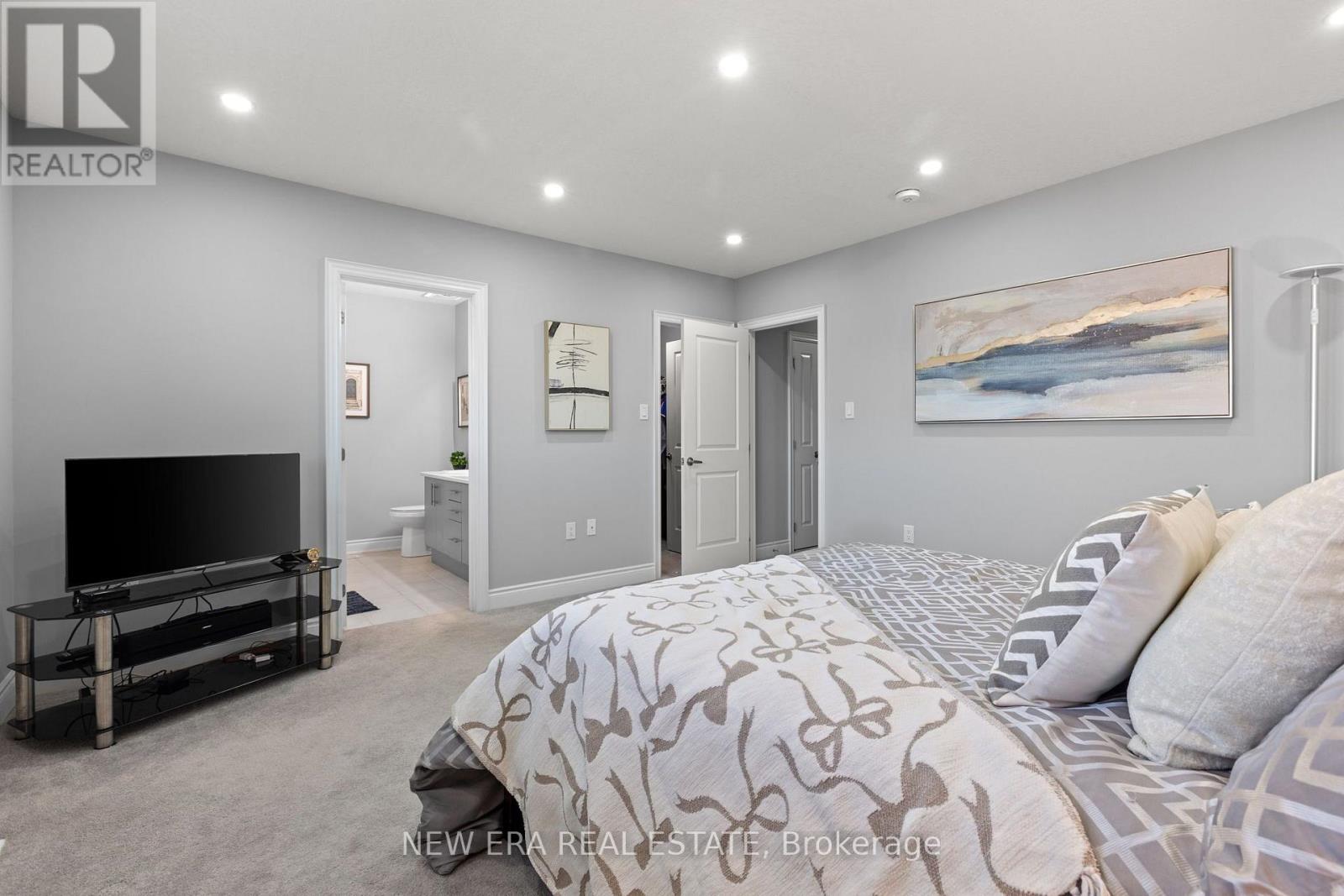 124 WALKER BOULEVARD - 29