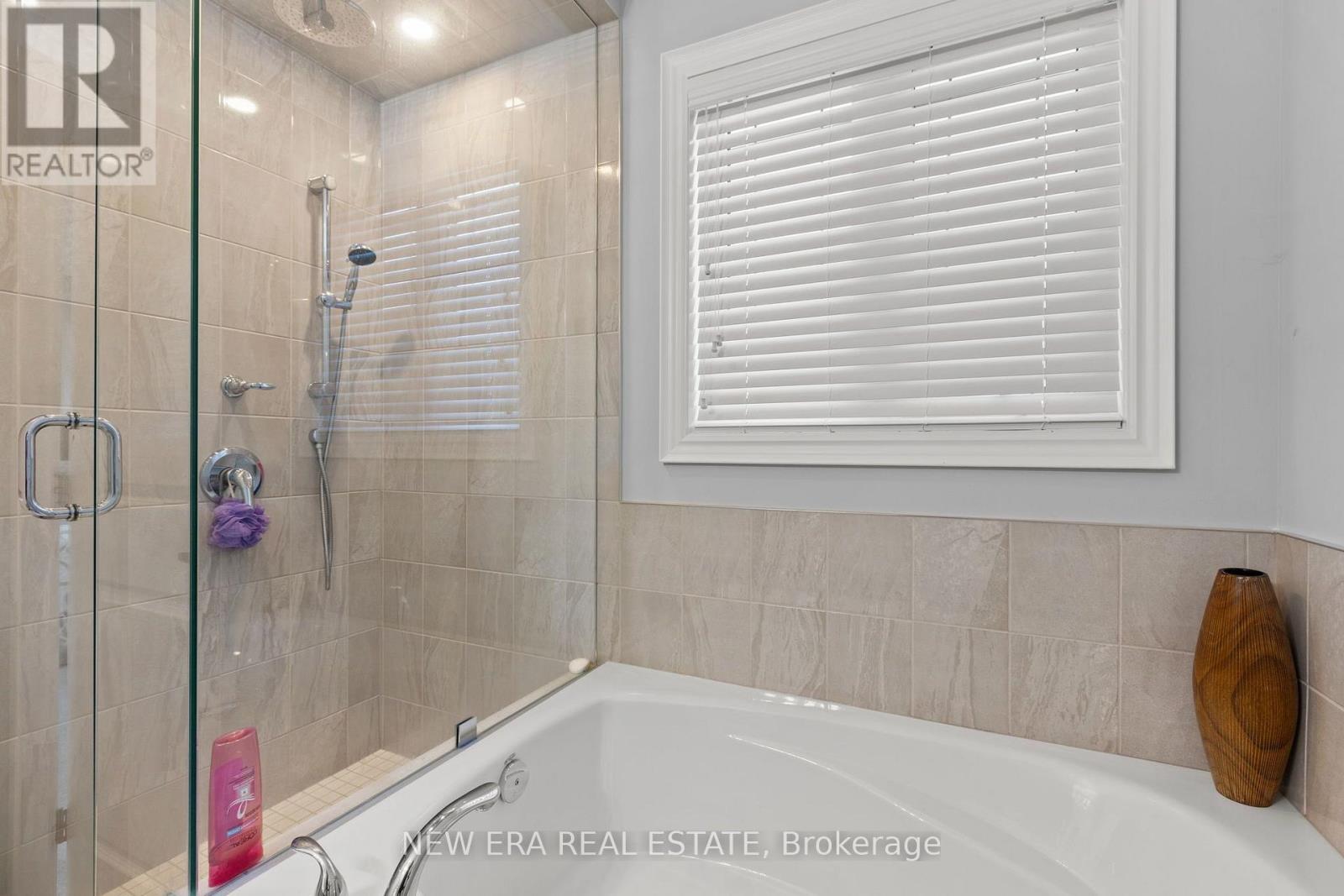 124 WALKER BOULEVARD - Image 32