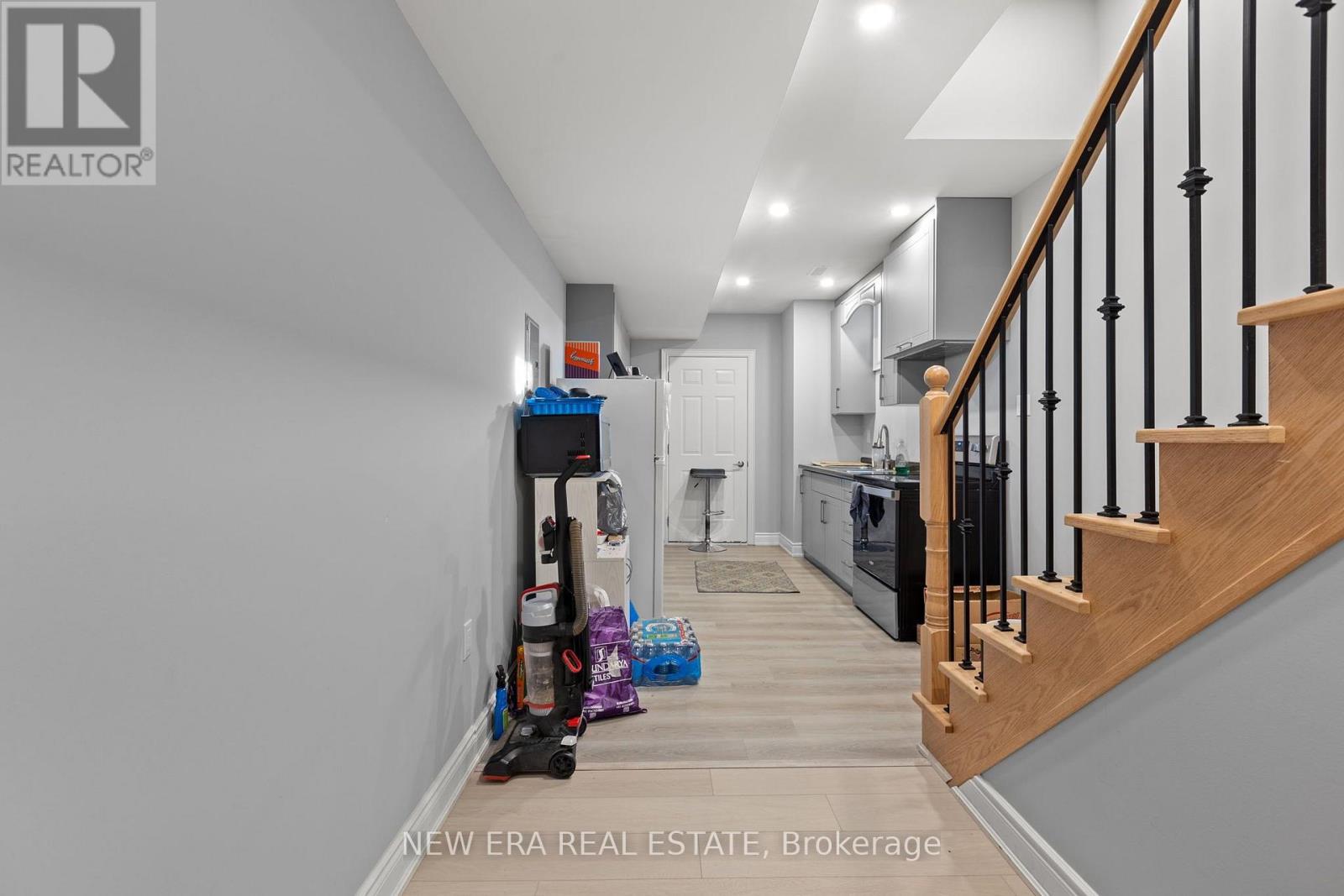 124 WALKER BOULEVARD - 34