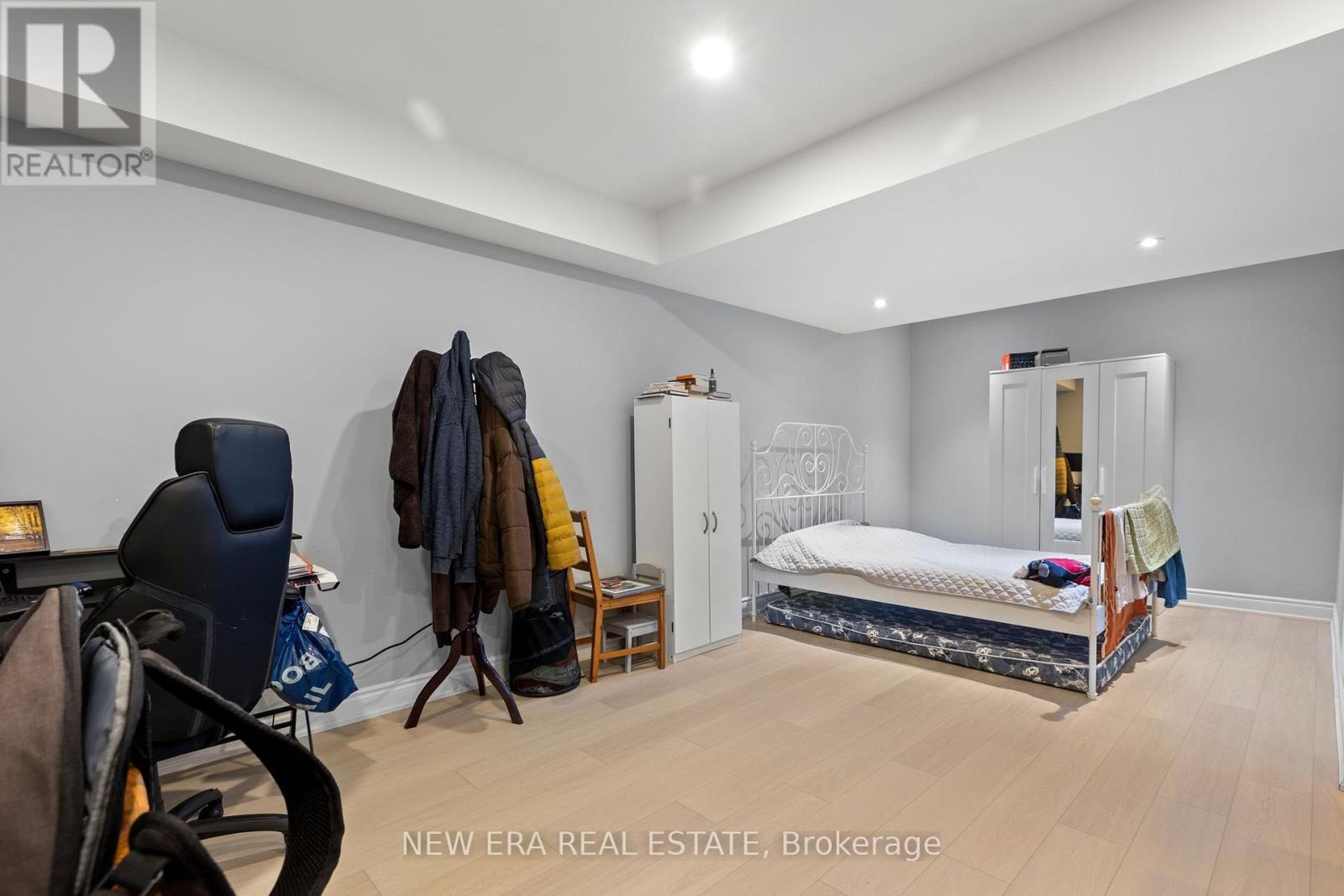 124 WALKER BOULEVARD - Image 39