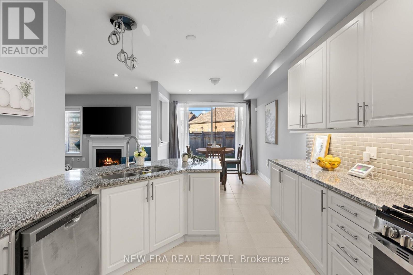 124 WALKER BOULEVARD - 5