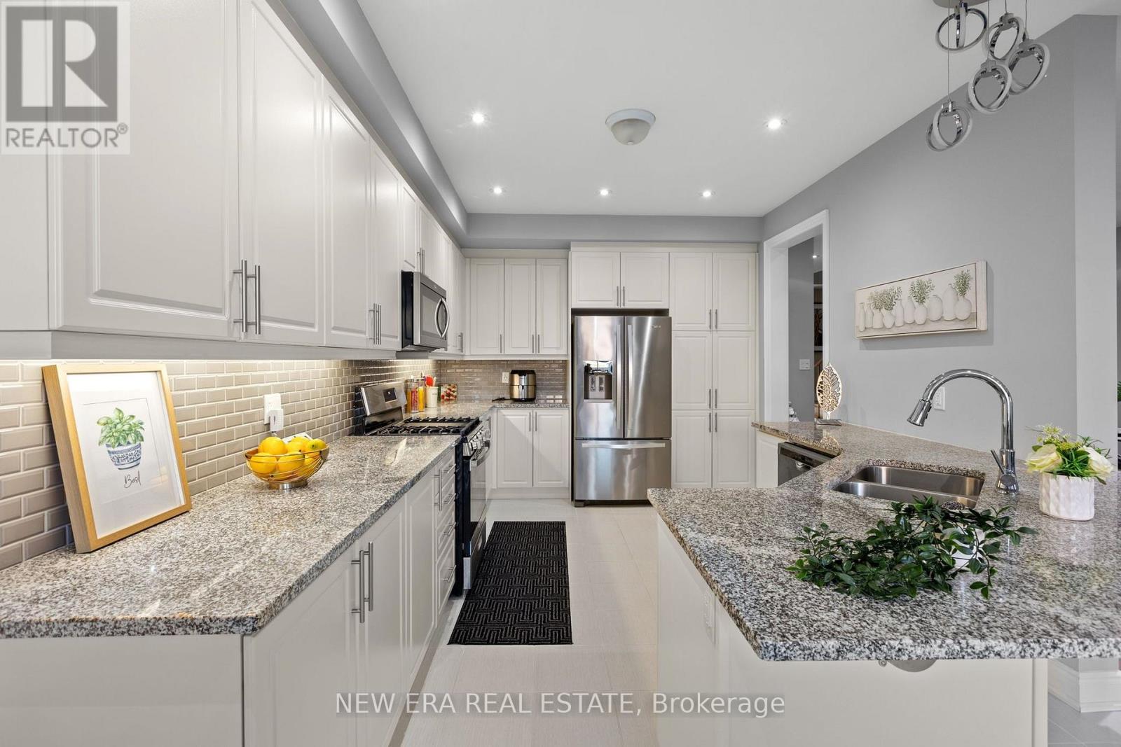 124 WALKER BOULEVARD - 6