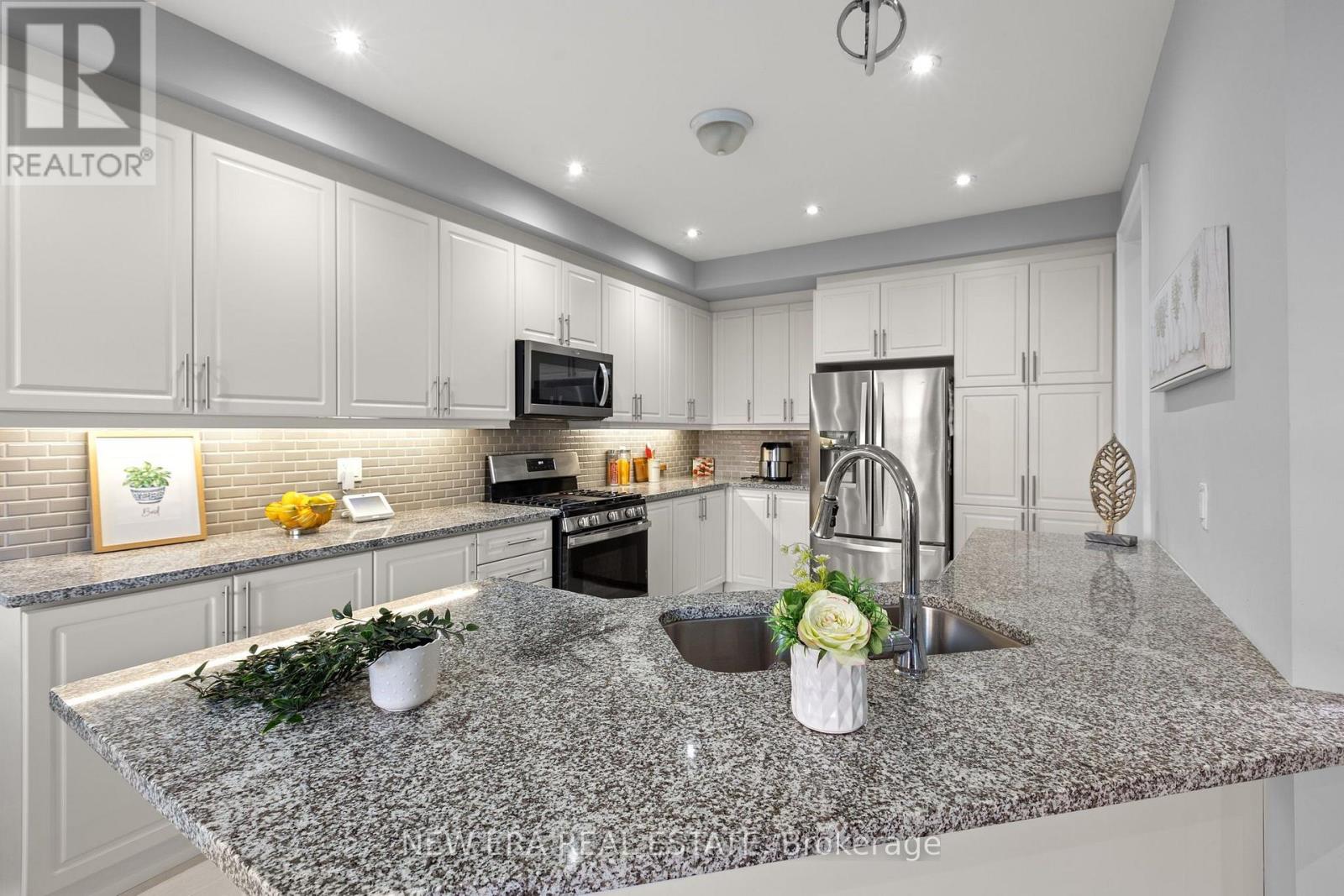 124 WALKER BOULEVARD - 7