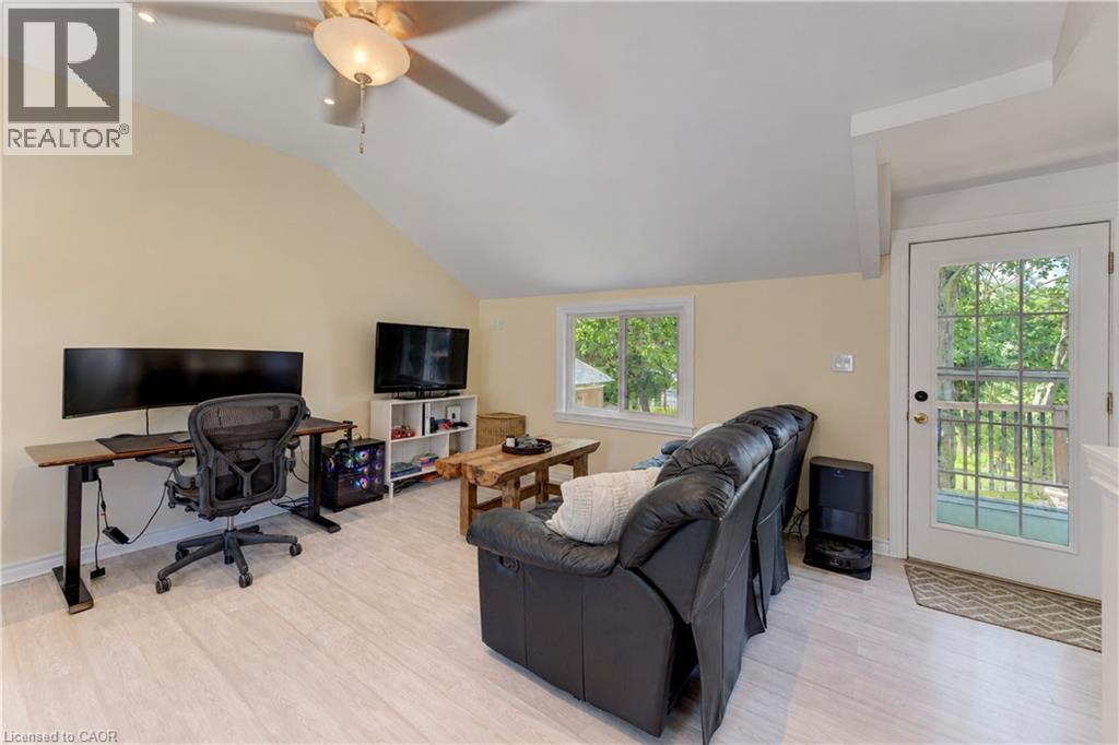 3762 NAFZIGER Road, Wellesley — photo 5