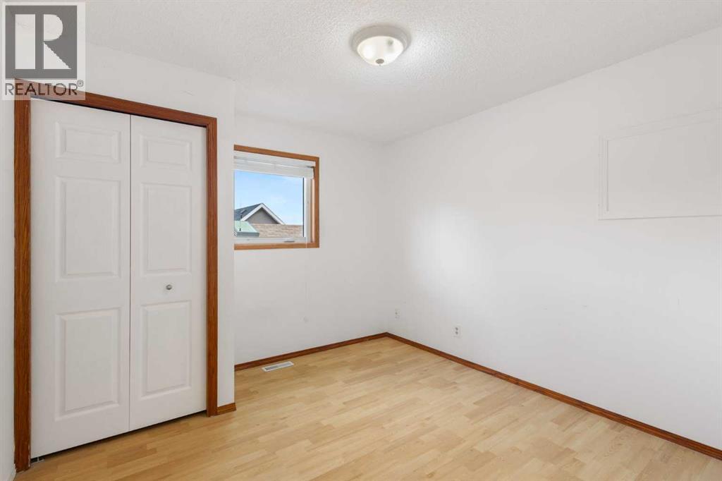 1312 48 Avenue NW - 21