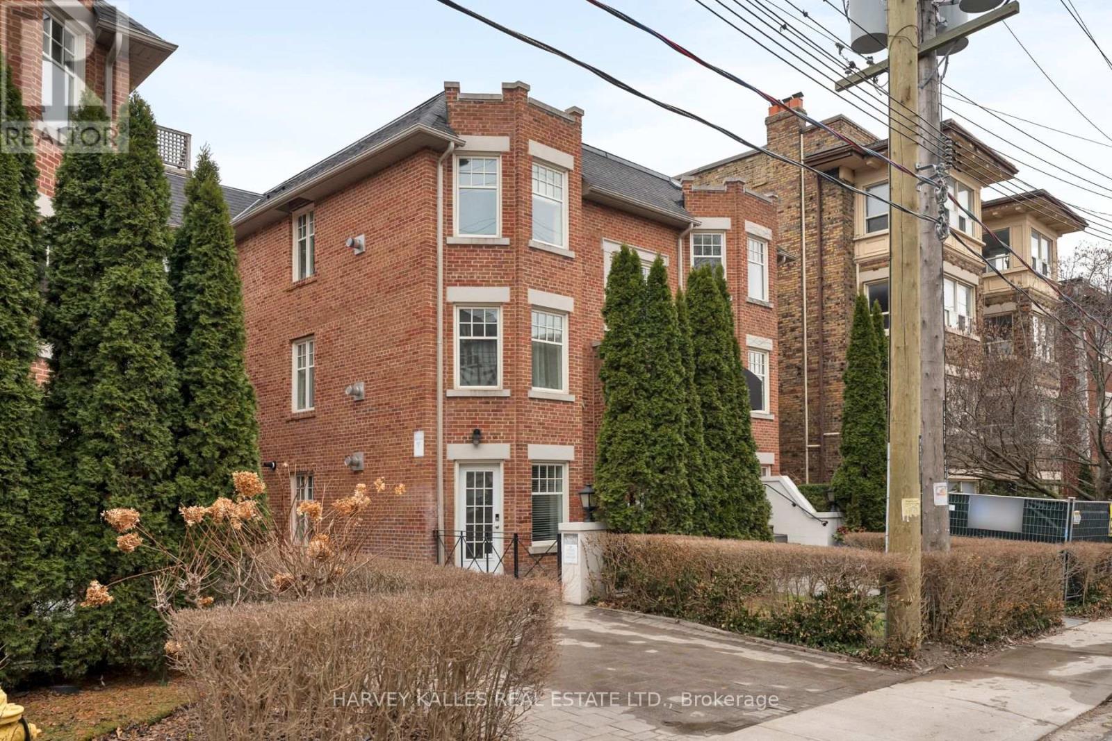 #2D 319 LONSDALE ROAD N - 2