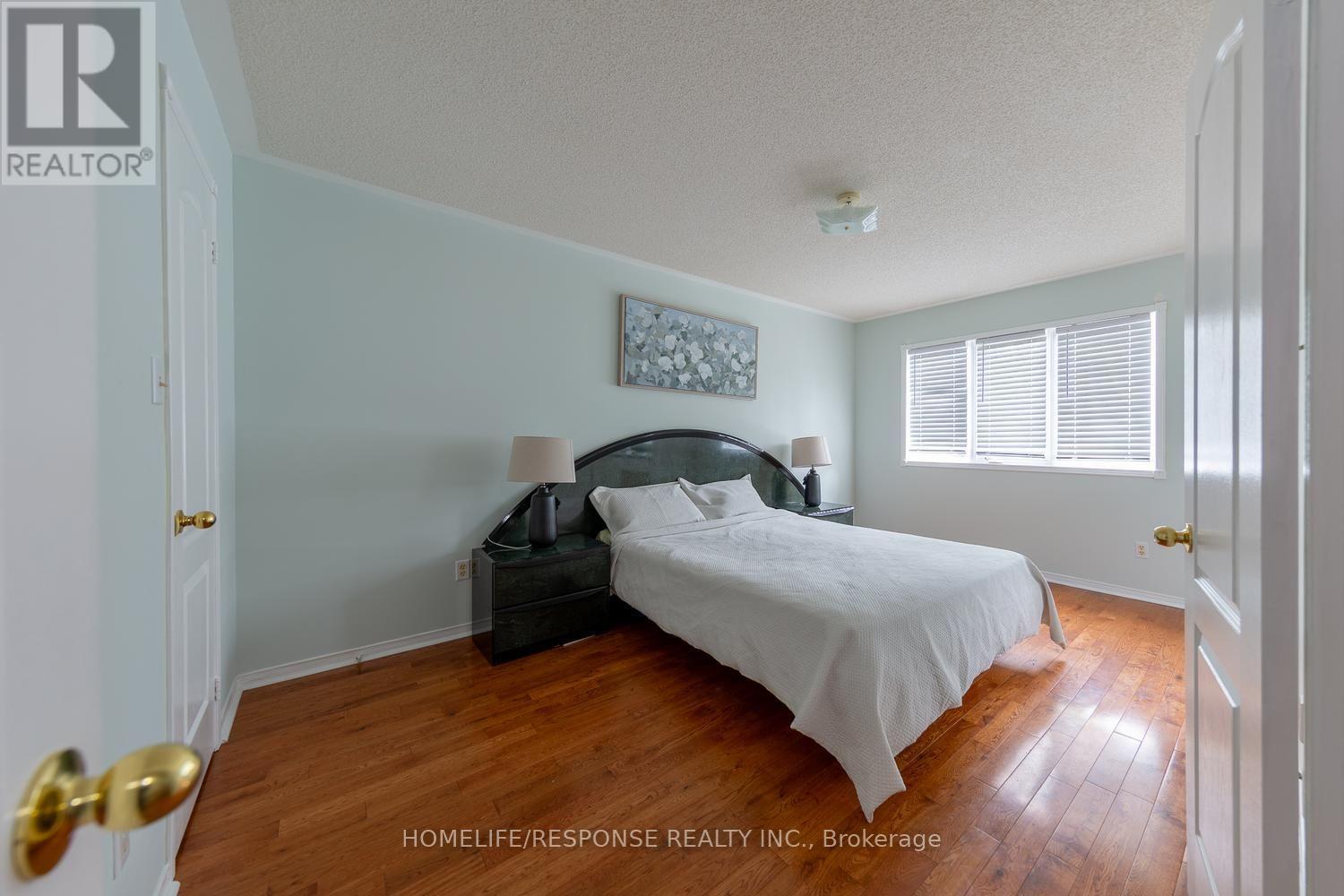 #25 450 BRISTOL ROAD E - 23