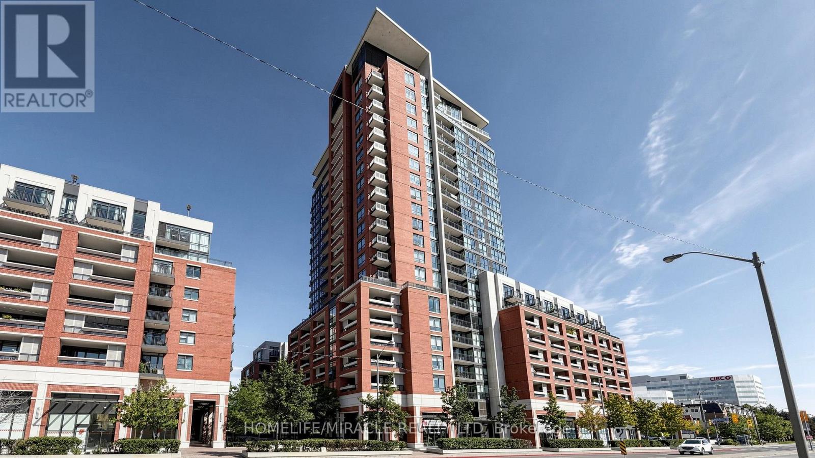 Photo of 800 Lawrence Avenue