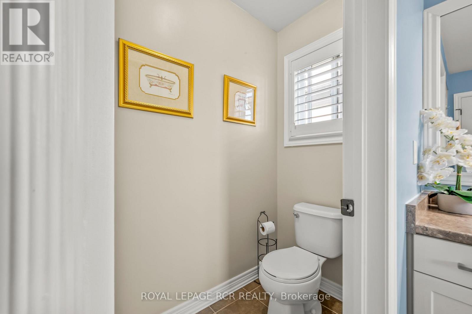 85 LAVERTY CRESCENT - 22