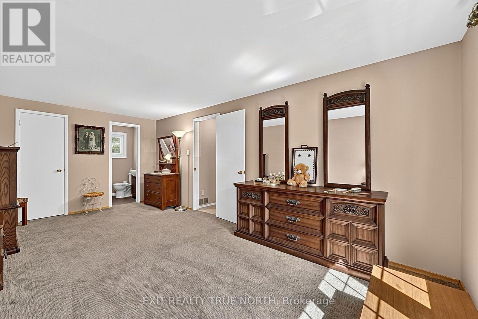 2661 HOMELANDS DRIVE - 19
