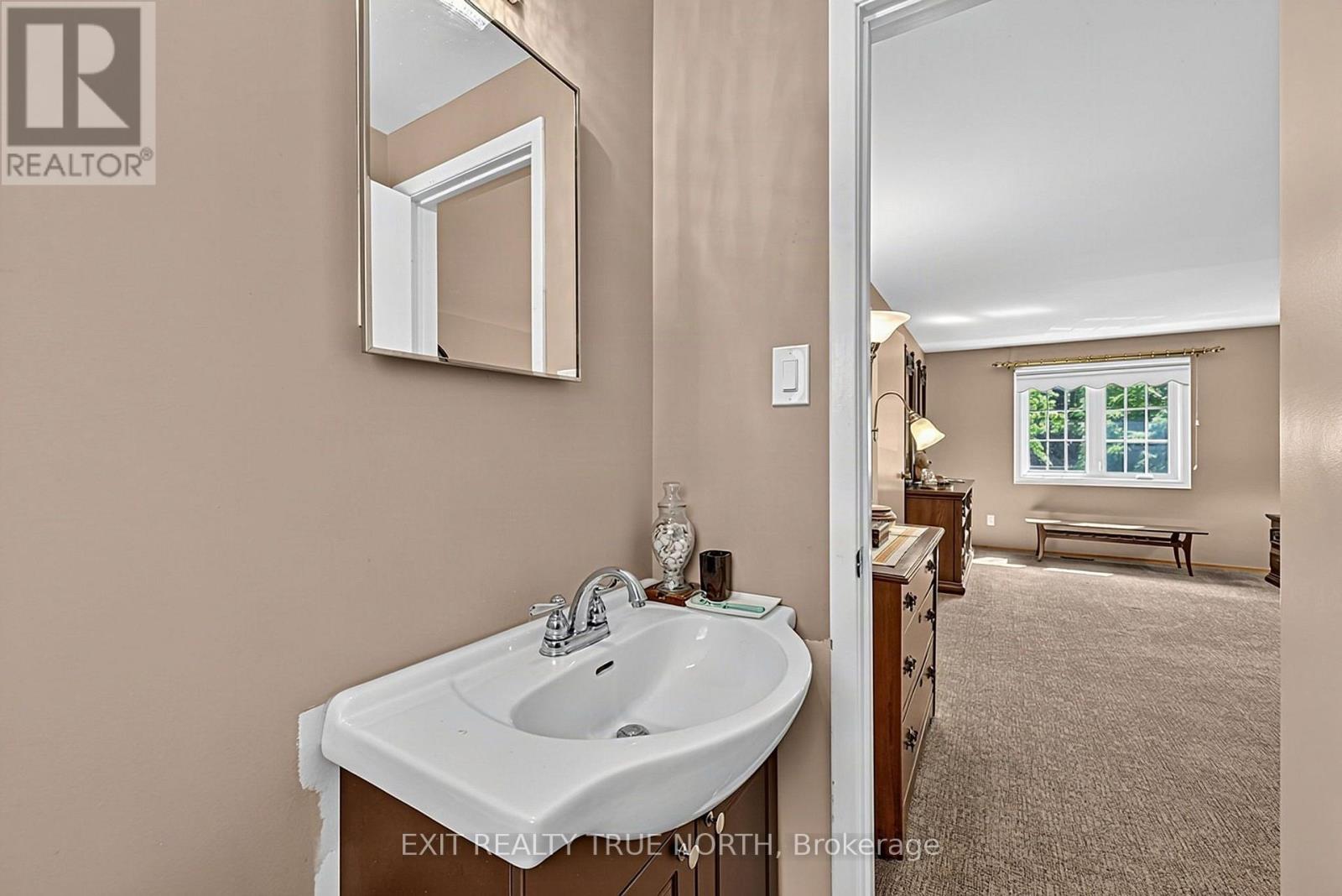 2661 HOMELANDS DRIVE - 21