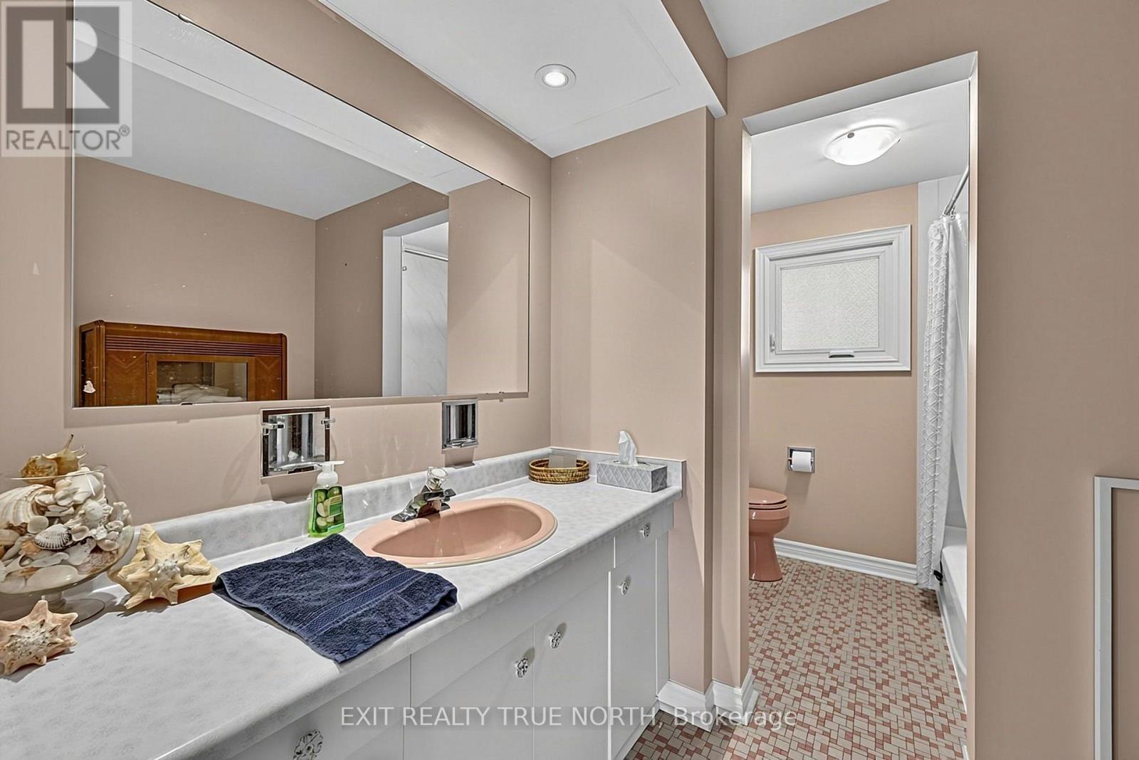 2661 HOMELANDS DRIVE - 28